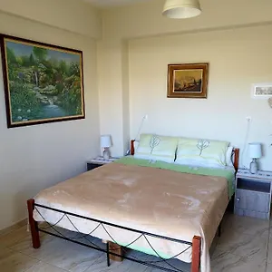  Guest house Mom's Cozy Corner Greece